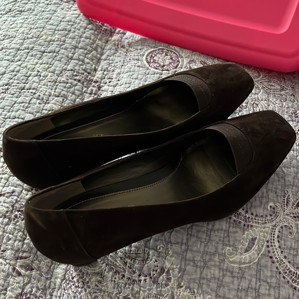 Easy Spirit chocolate brown heels